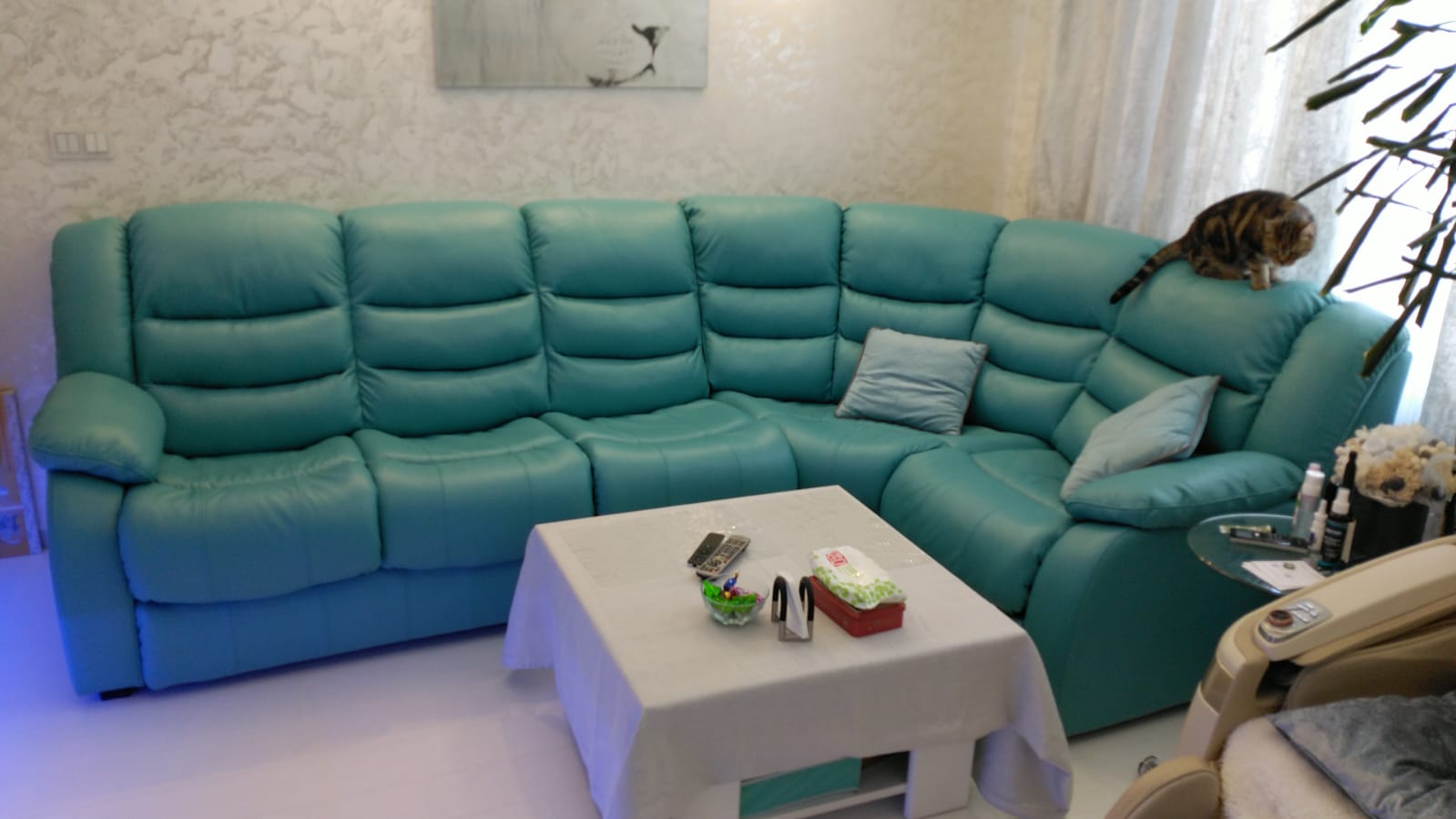 Перетяжка дивана на дому. Кузьмоловский