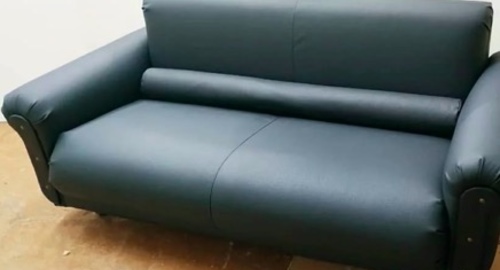 Обивка дивана на дому. Кузьмоловский