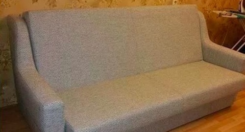 Перетяжка дивана. Кузьмоловский